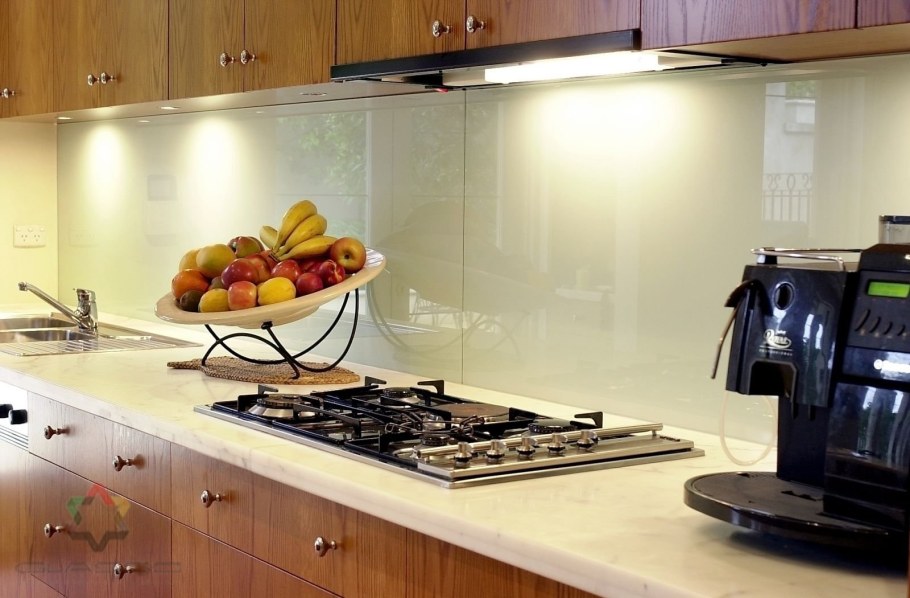 Кухонный фартук стекло