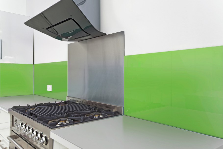 Стеклянный экран для плиты