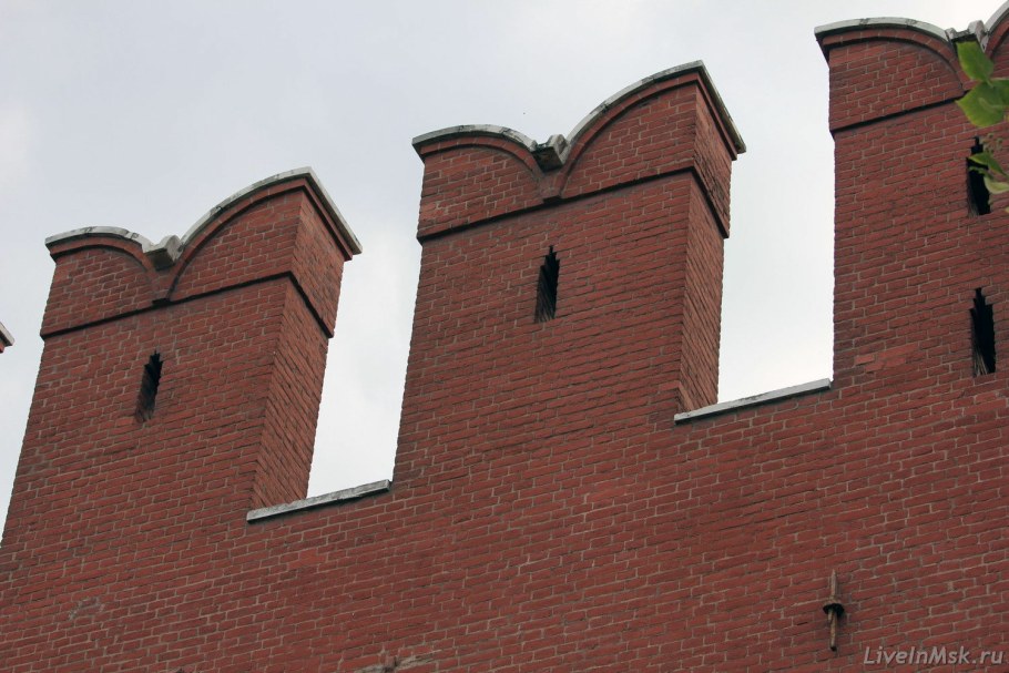 Крутоны на белом фоне