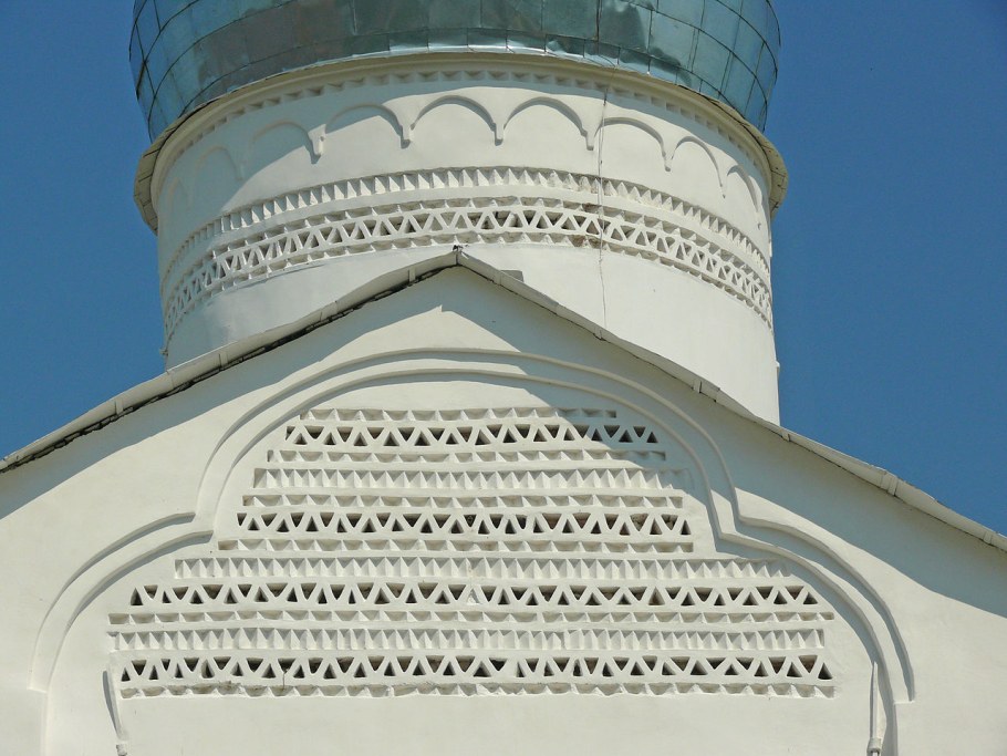 Кирпичное историческое здание