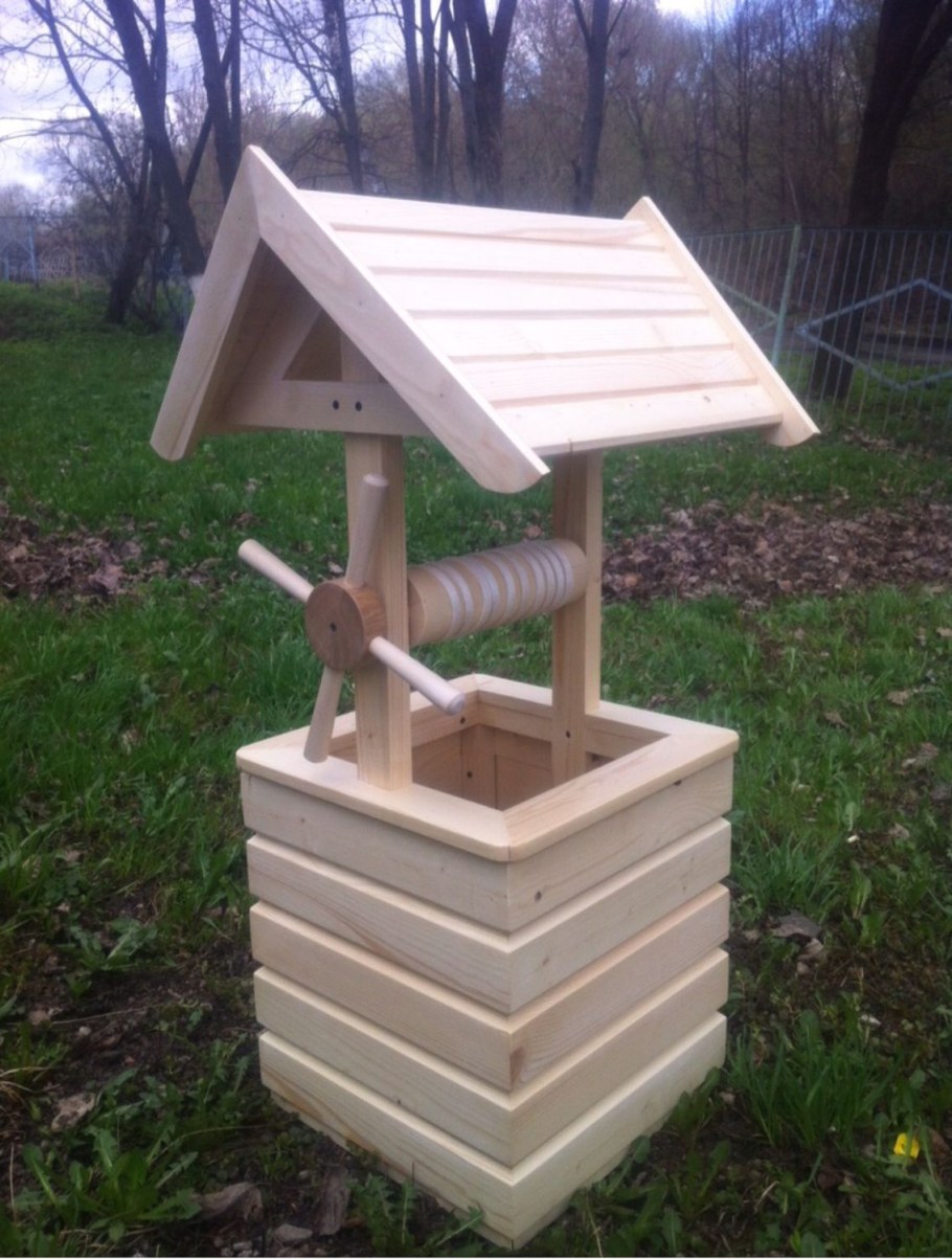 Декоративный колодец