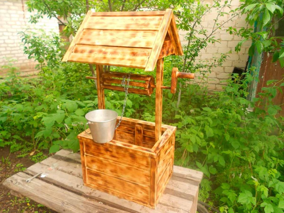 Декоративный колодец из бочки