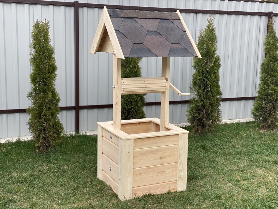 Декоративный колодец с фонтаном