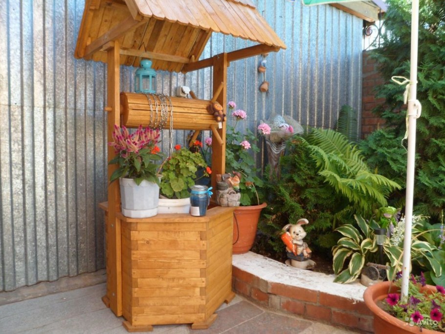 Колодец в интерьере сада