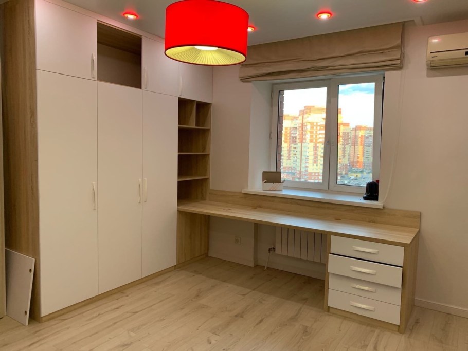 Стеллаж с рабочим местом