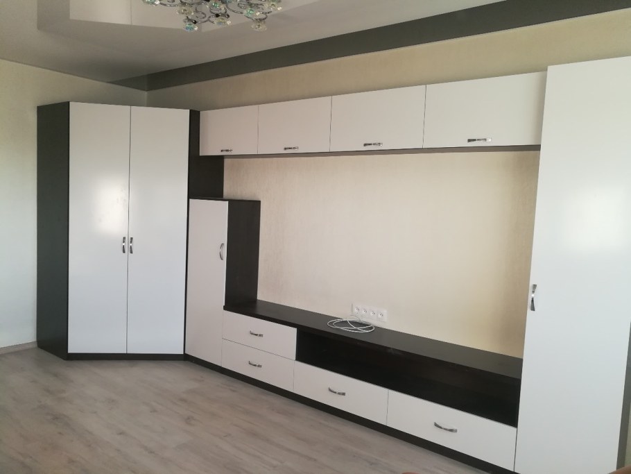 Стенка Наоми белый глянец