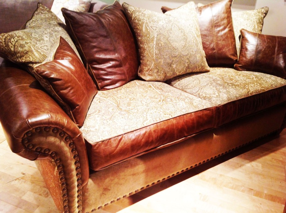 Обивка подлокотника дивана