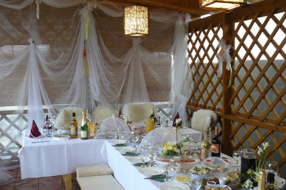 Украсить дом на турбазе