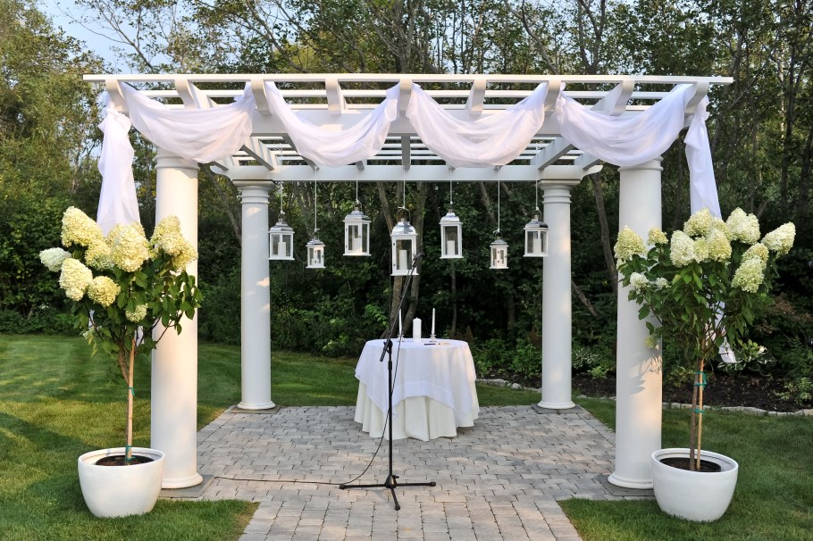 Украшение перголы