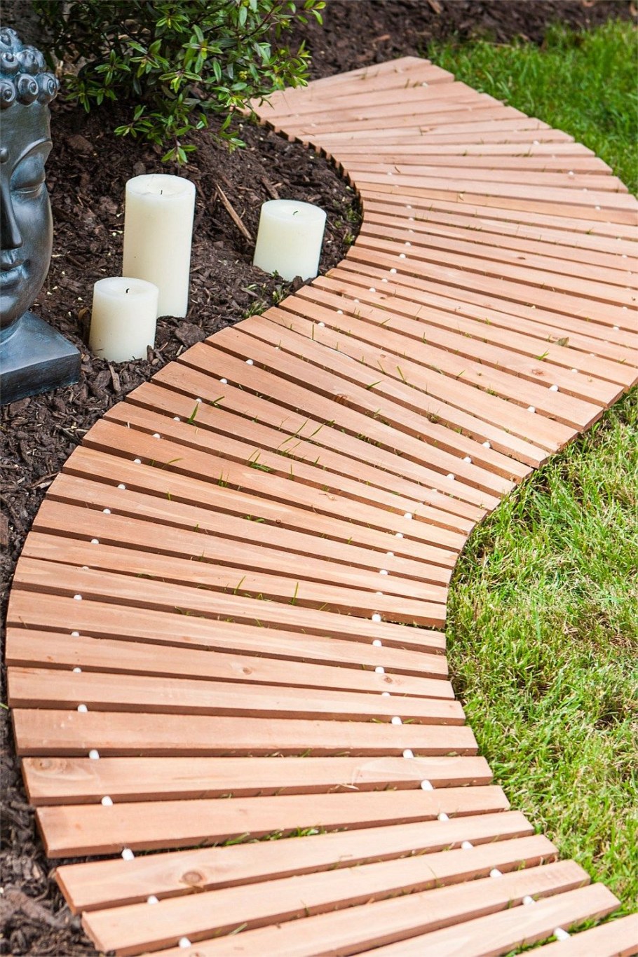 Деревянные дорожки на дачном участке