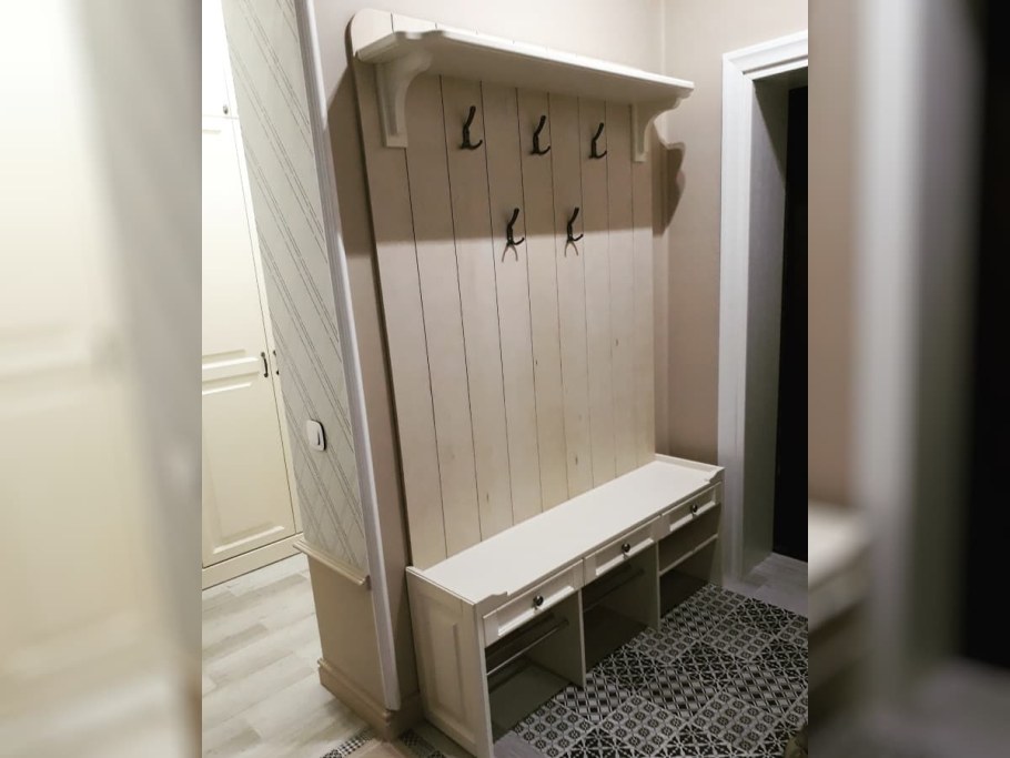 Вешалка в прихожую
