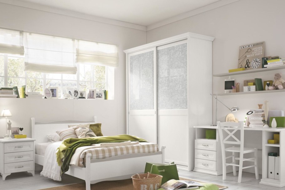 Белая комната с белой мебелью