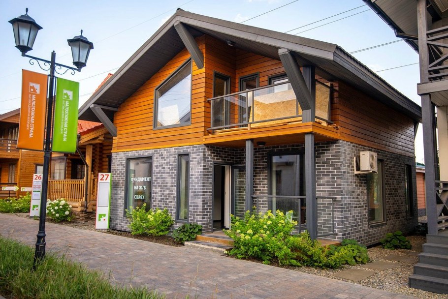 Белый дом на даче