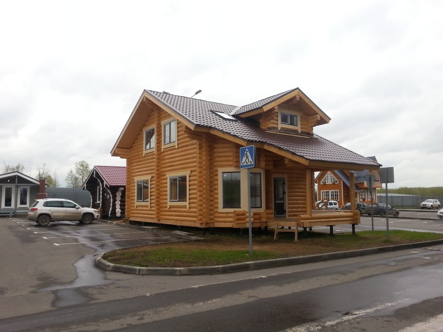 Красивый дом в деревне