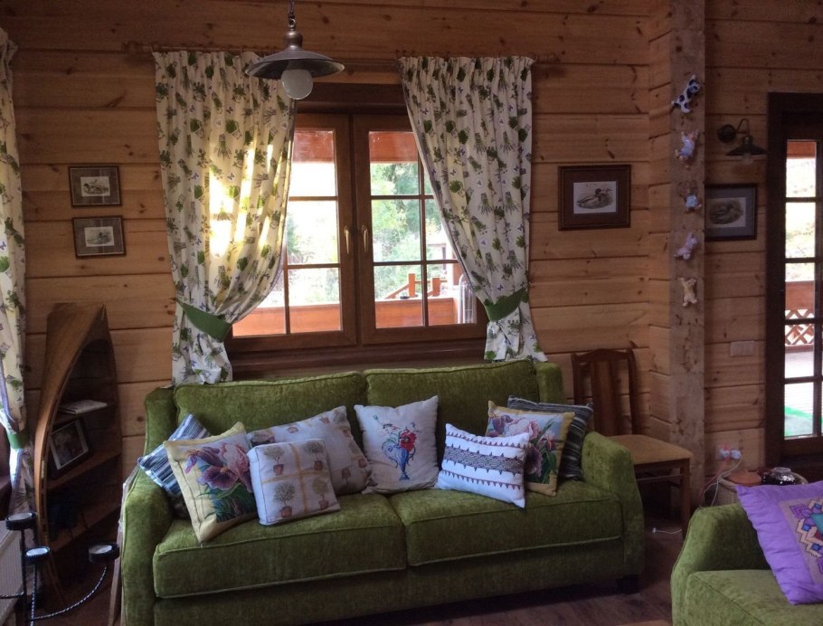 Шторки на кухню короткие