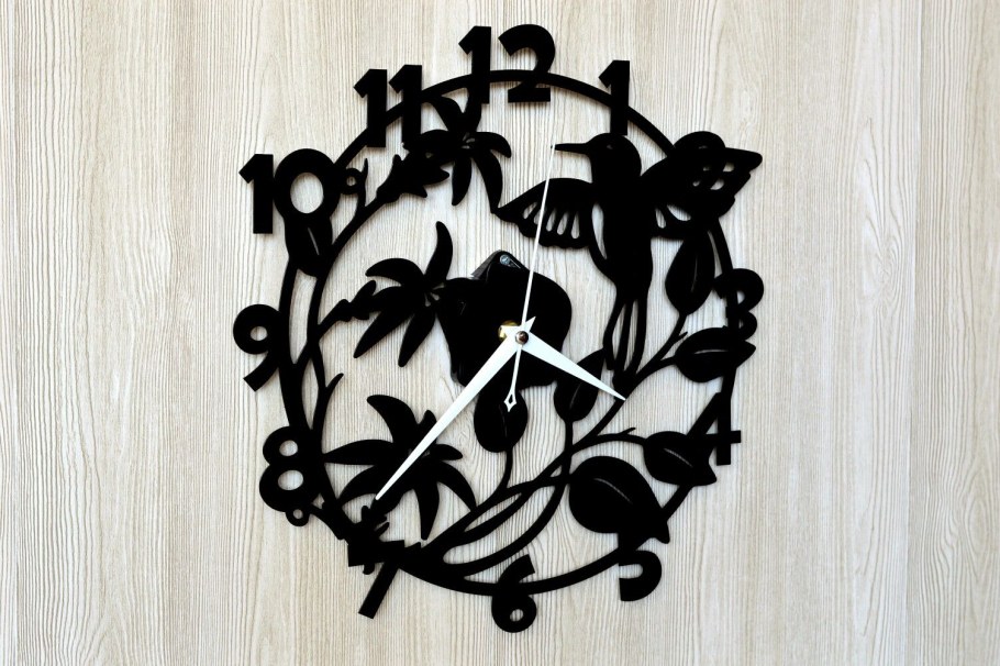 Настенный декор из металла