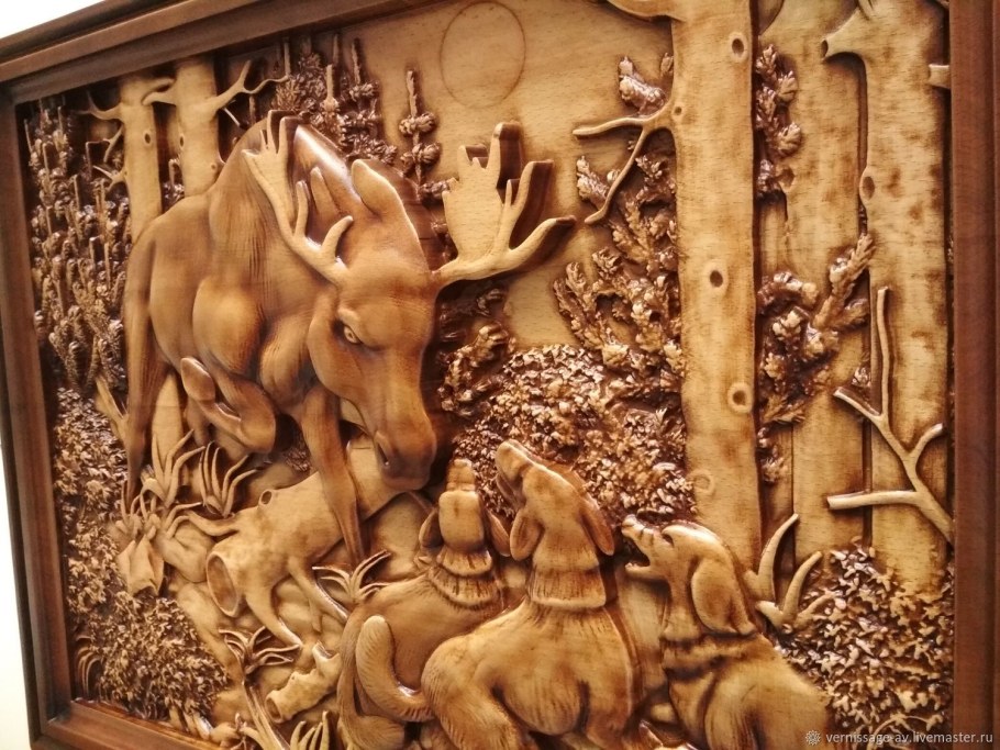 Резное панно по дереву