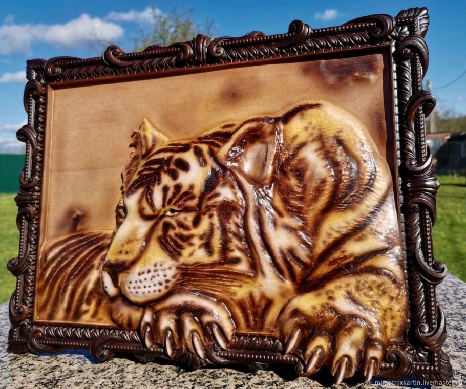 Резные деревянные панно