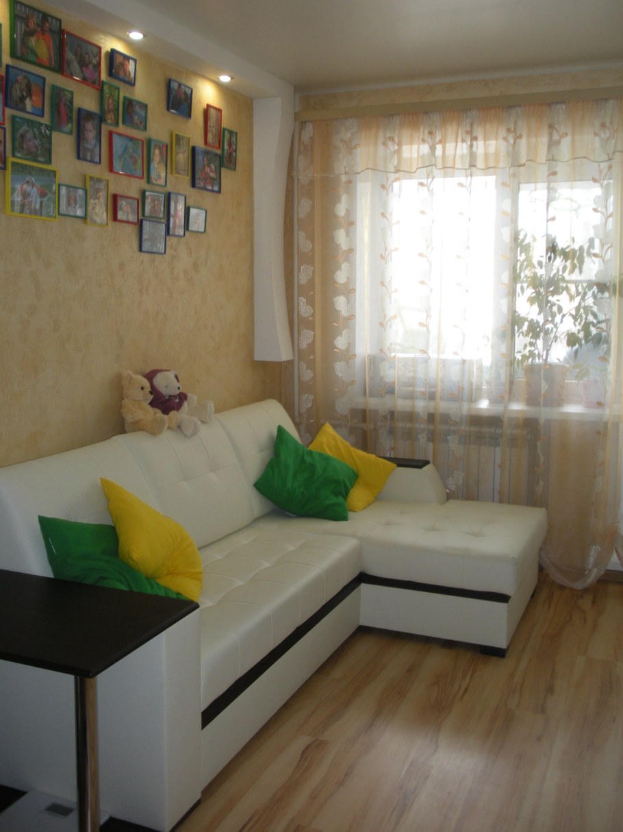 Интерьер зала 18 кв