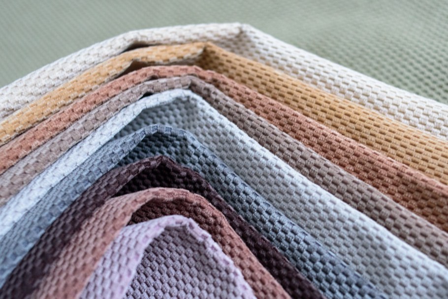 Материал для обшивки дивана