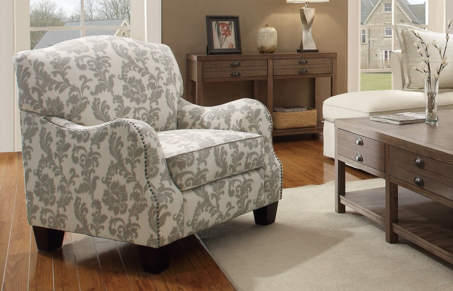 Мягкие кресла в гостиную