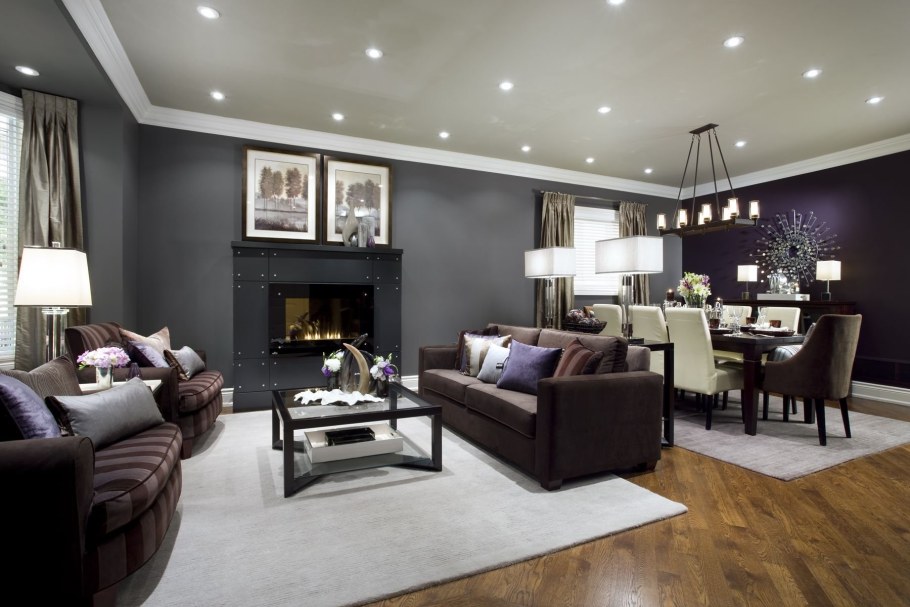 Темные шторы в интерьере гостиной