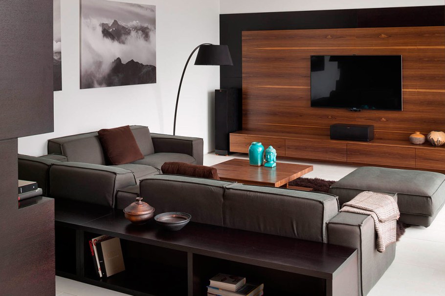 Серо-коричневый диван