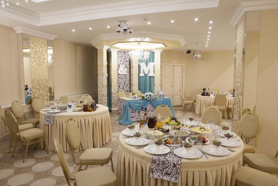 Потолки для банкетного зала