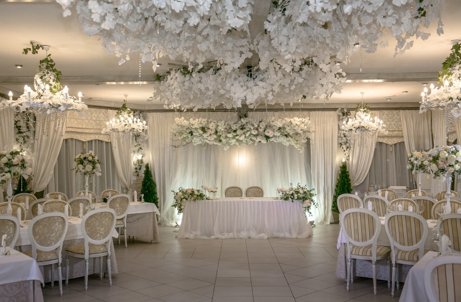 Обеденный зал ресторана