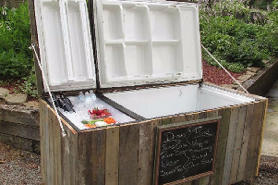 Из старого холодильника