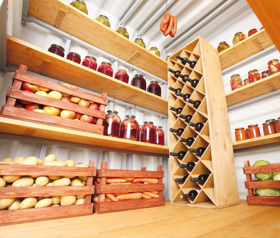 Подвал для хранения овощей полки и