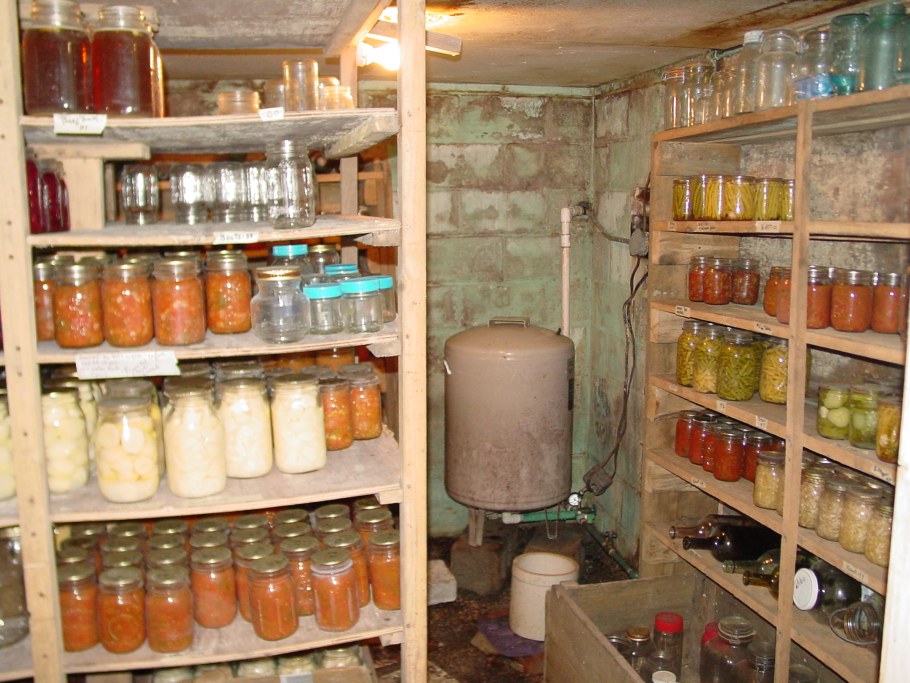 Погреб под террасой