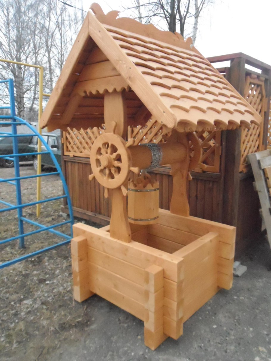 Декоративный колодец
