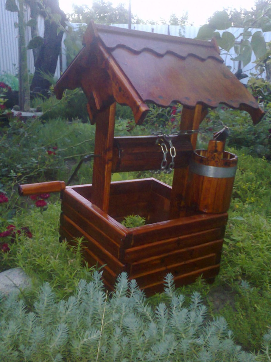 Колодец декоративный для сада