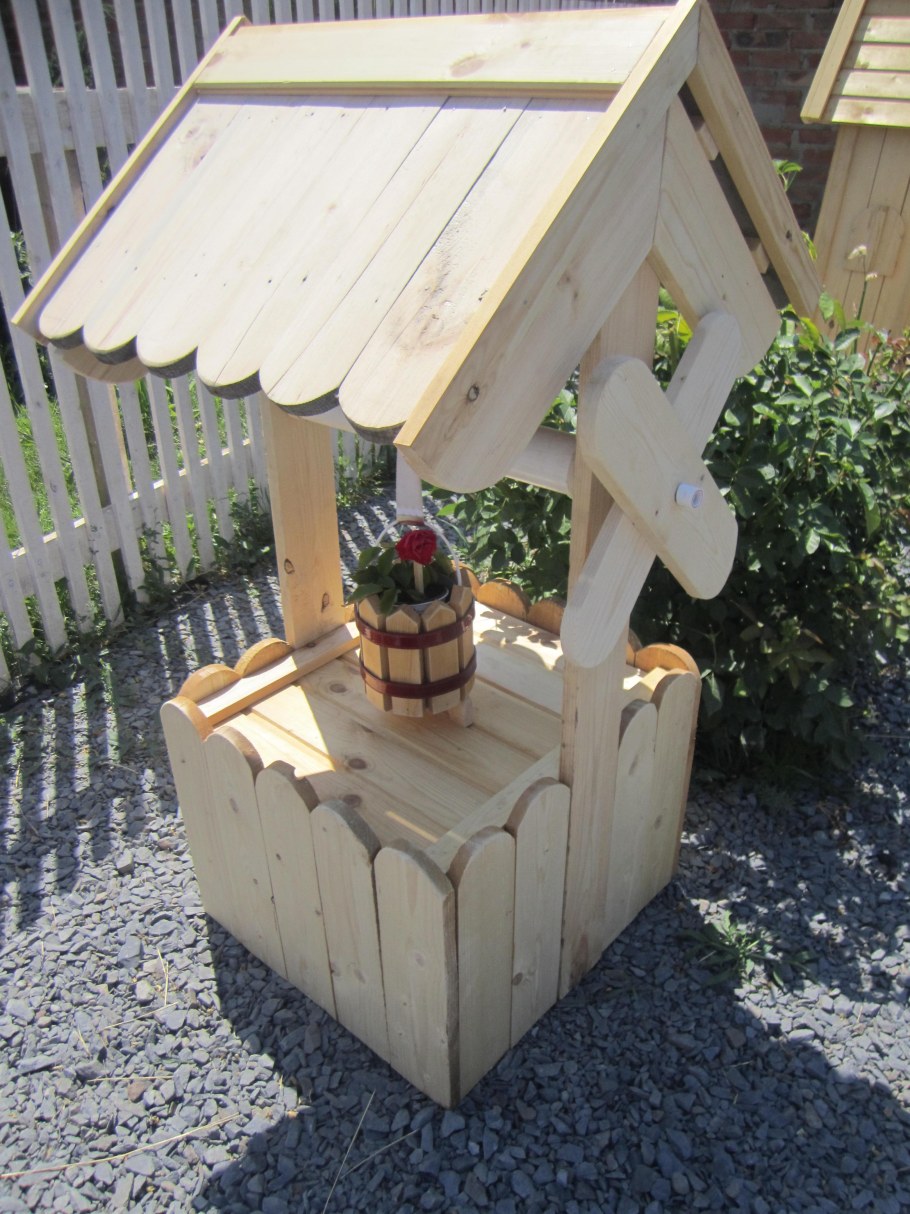 Деревянный колодец