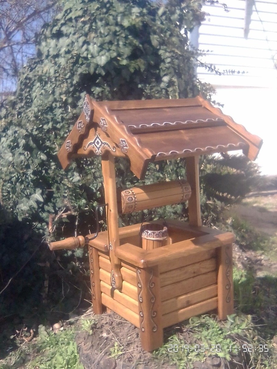 Декоративный колодец