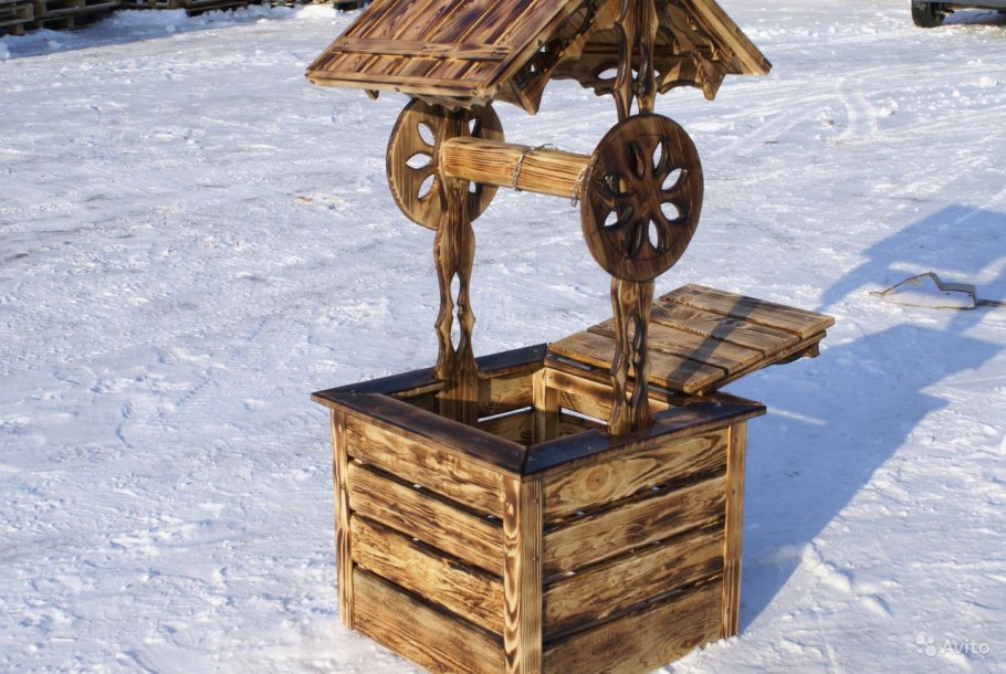 Декоративный колодец