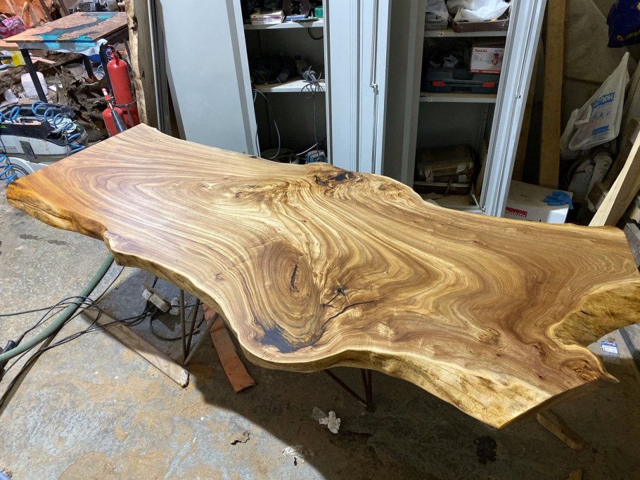 Слэб карагач столешница