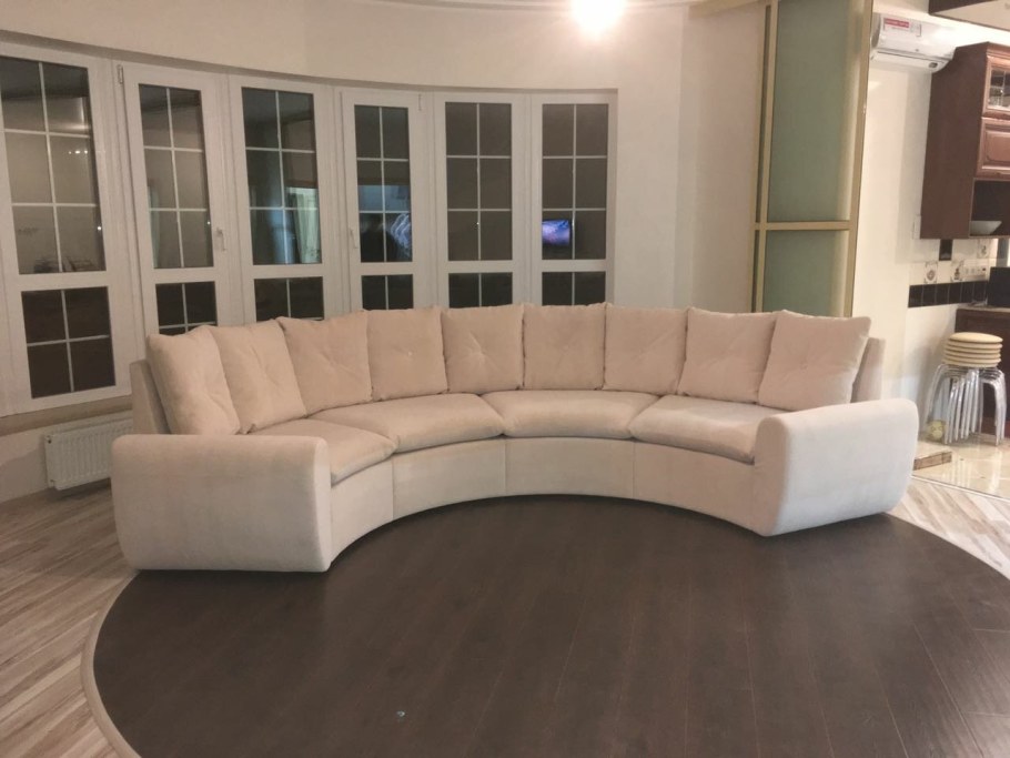 Скругленные модульный диван