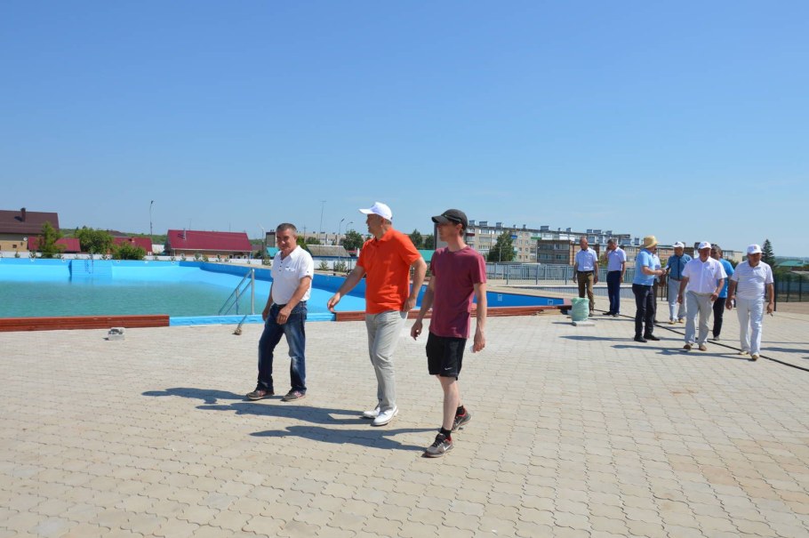 Азнакай бассейн открытый