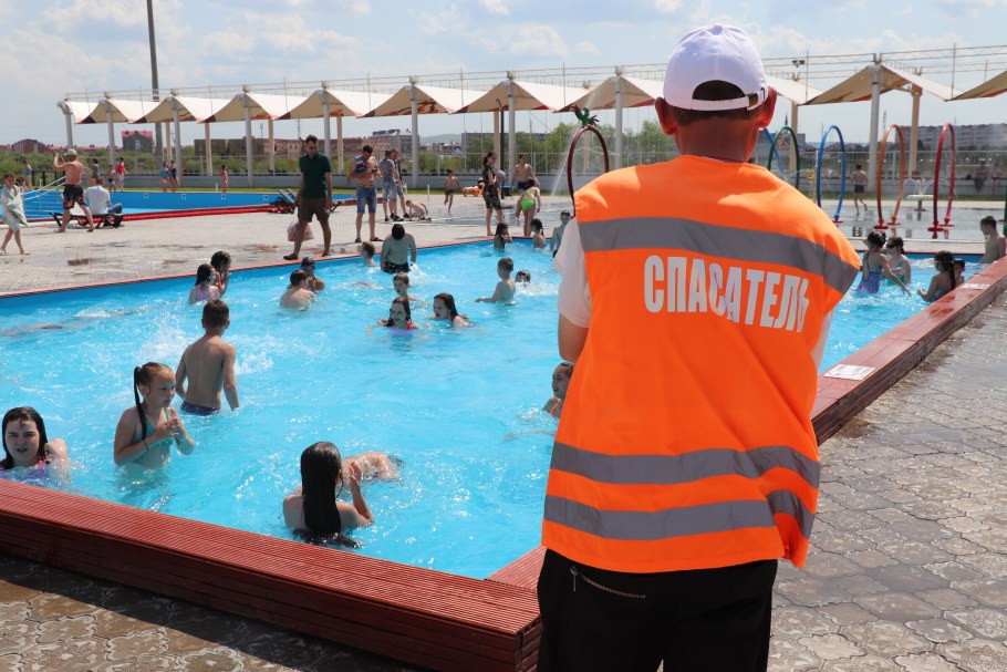 Открытый бассейн в Азнакаево