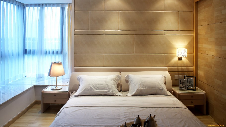 Картина в спальню