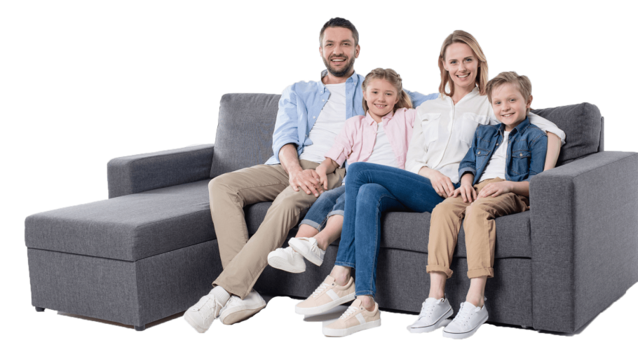 Семья на диване