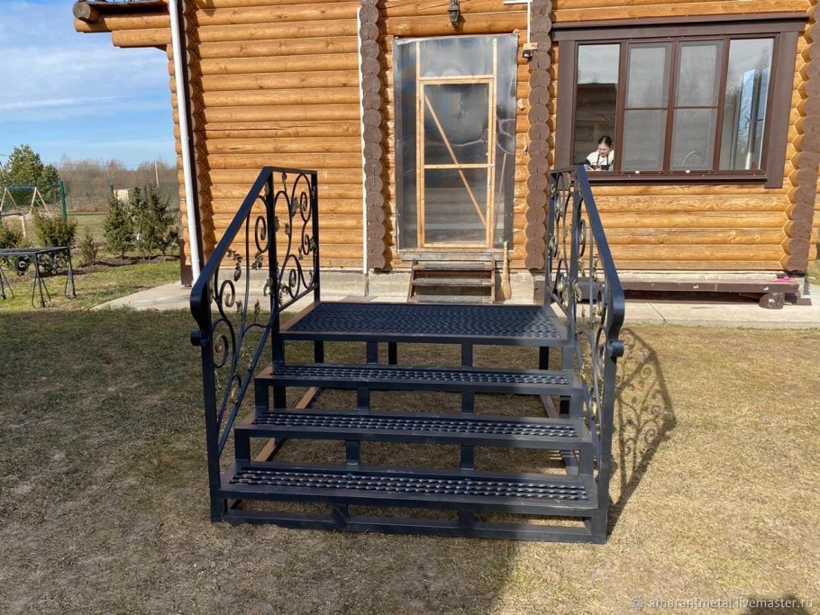 Лестница на крыльцо