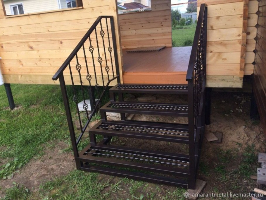 Лестница на крыльцо