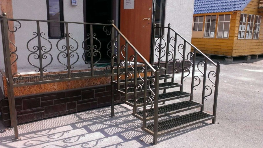 Крыльцо из металла