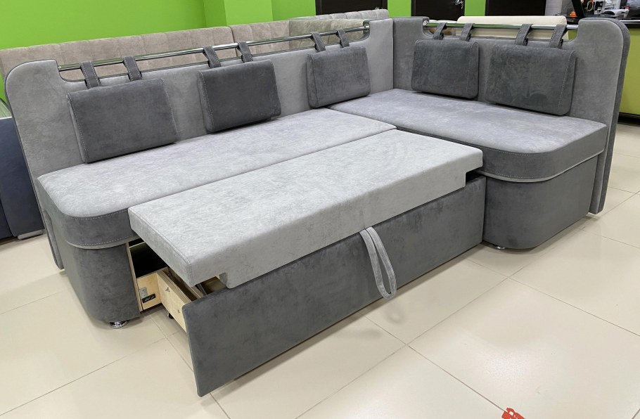 Экспомебель, Сургут, Набережный проспект