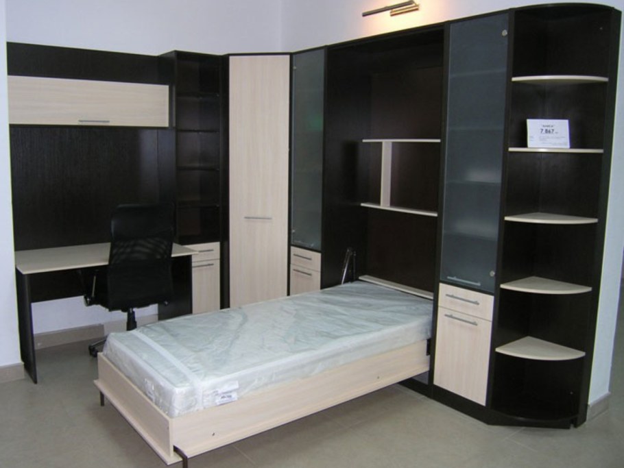 Угловой шкаф со встроенной кроватью