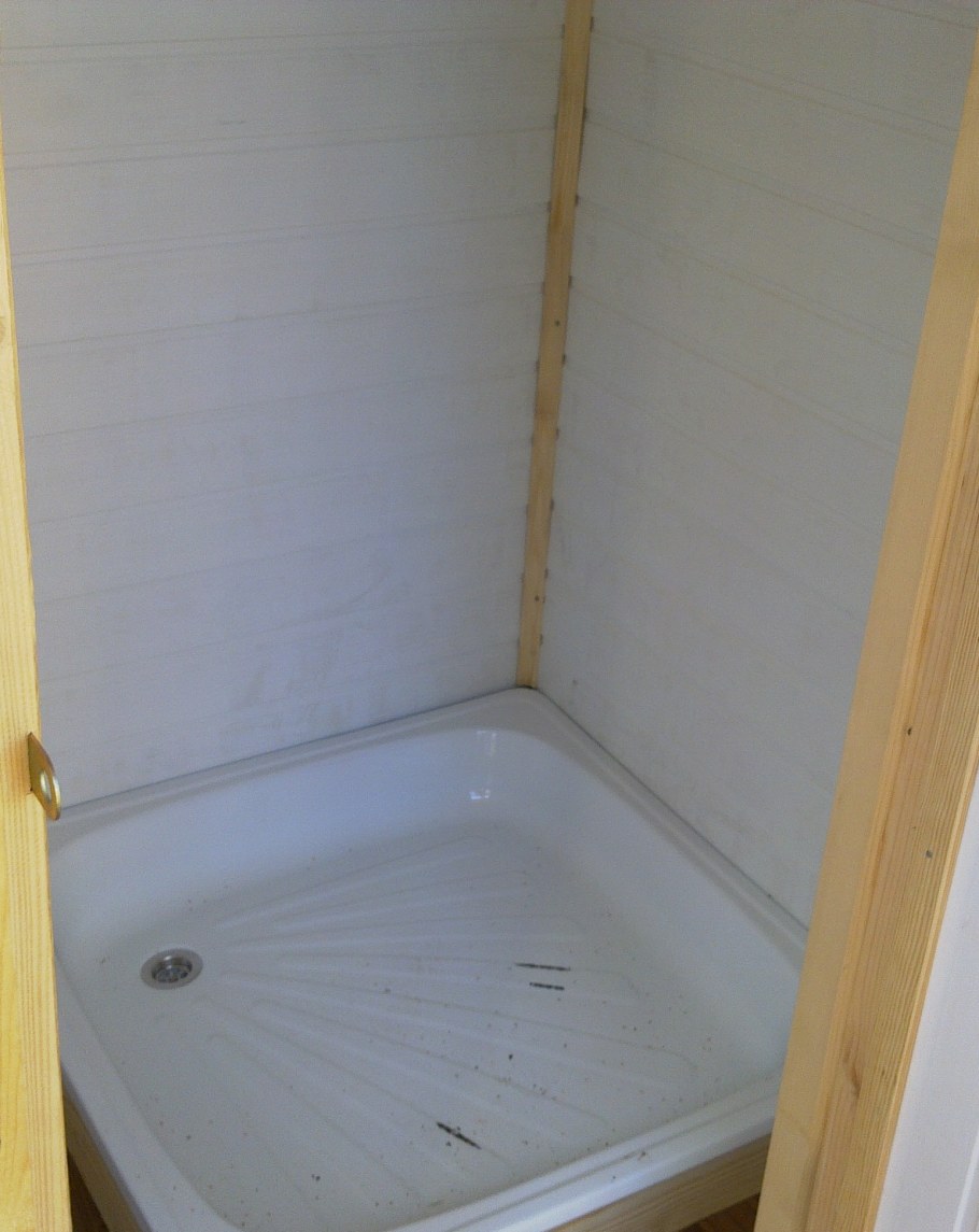 Душевая кабина в бане