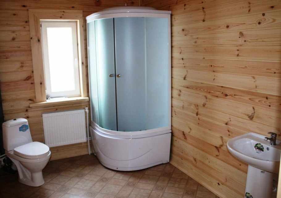 Помывочная в бане с душем интерьер